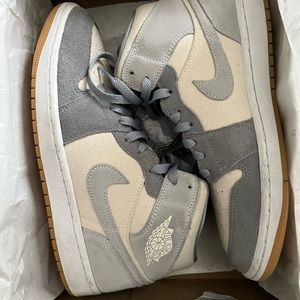 AIR JORDAN 1 MID SE / Men 9.5 / Coconut Milk & Particle Grey / gently worn